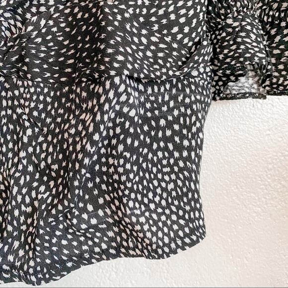 Urban Outfitters Twist Front Puff Sleeve Blouse Size Large - Picture 9 of 12